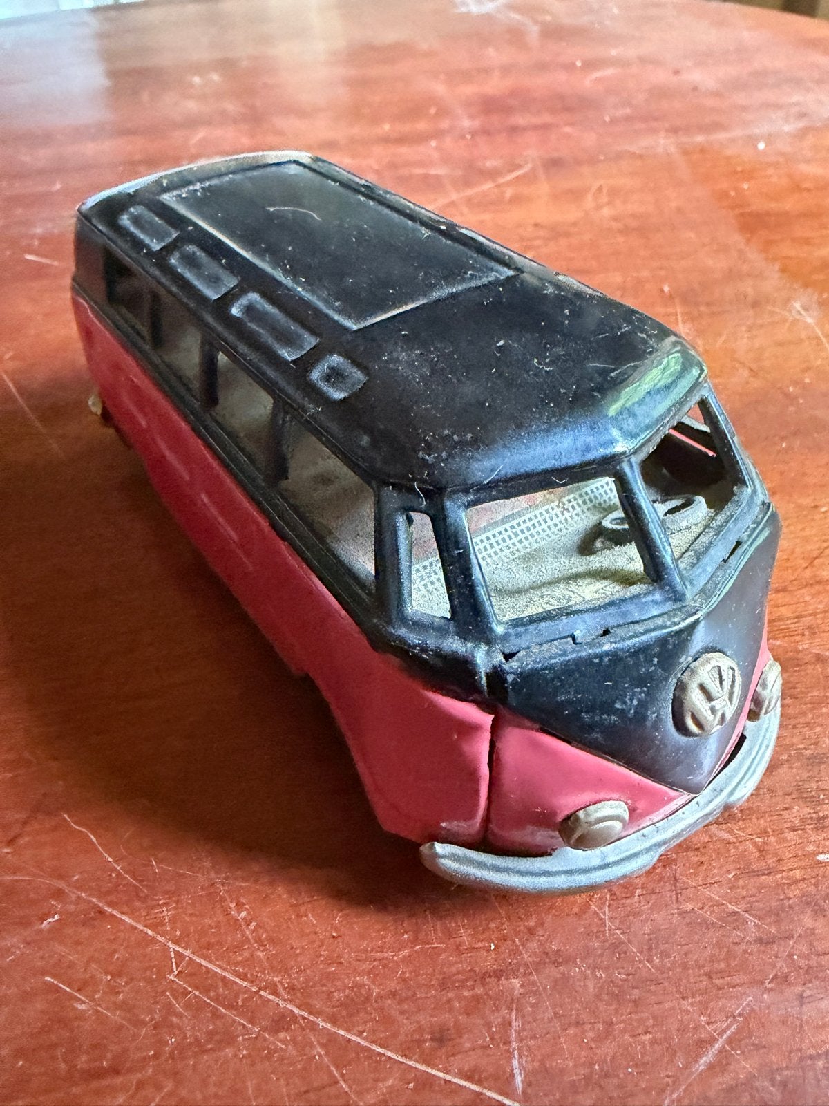 Vintage Volkswagen T1 Bus Speelgoedauto - Rood/Zwart, Gebruikt, 1:50 of kleiner, Auto, Ophalen