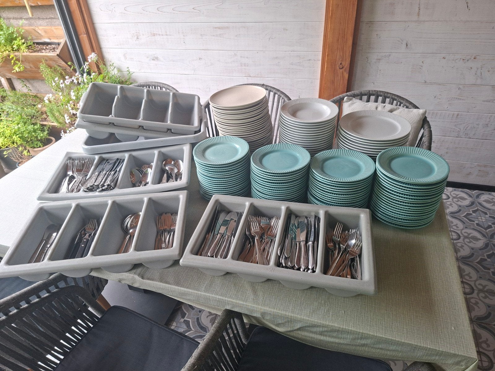 Horeca servies, bestek en bestekbakken, Ophalen, Gebruikt, Overige stijlen, Bord(en)
