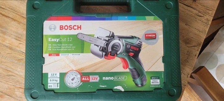 Bosch EasyCut 12 Accu Kettingzaag met Oplader en Batterij