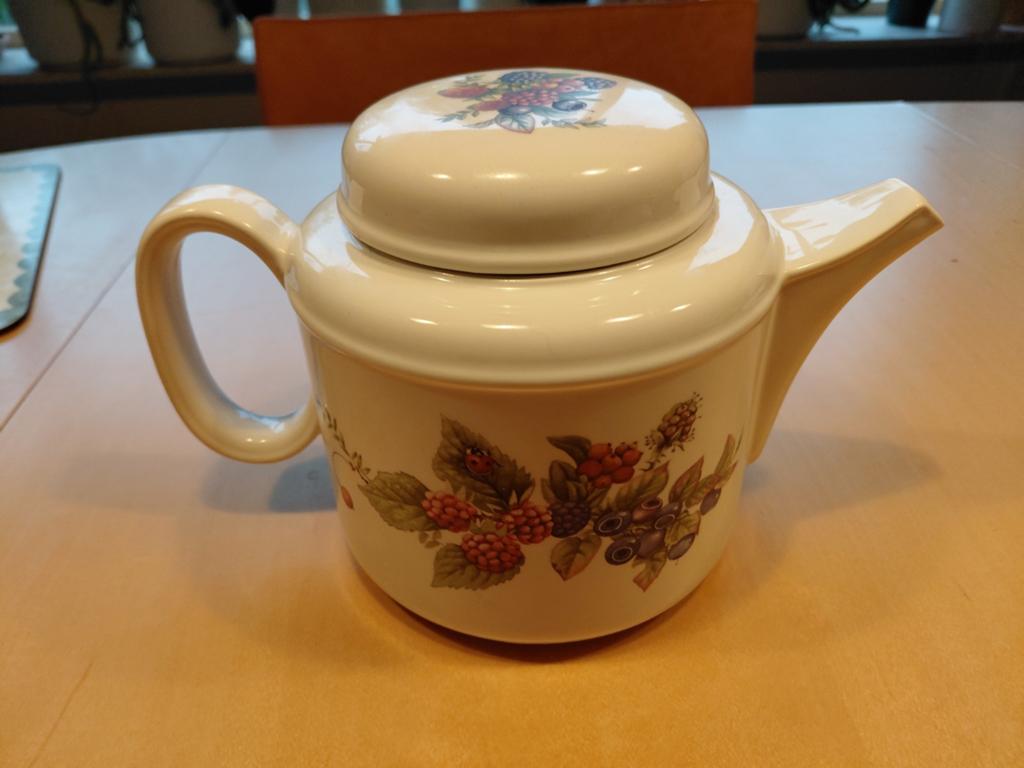 Theepot van Marjolein Bastin. Met vrucht motieven., Ophalen of Verzenden
