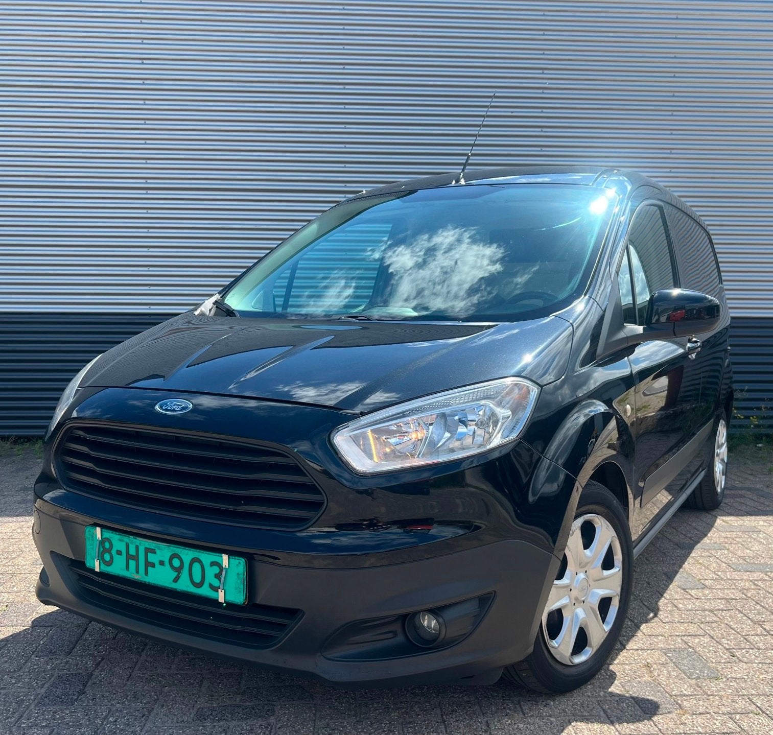 Ford Transit Courier 1.0 Trend, Gebruikt, Zwart, Origineel Nederlands, Handgeschakeld