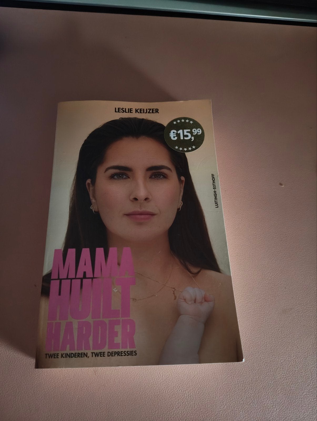 Mama Huilt Harder - Leslie Keijzer (Boek), Boeken, Ophalen of Verzenden, Zo goed als nieuw, Leslie Keijzer, Nederland