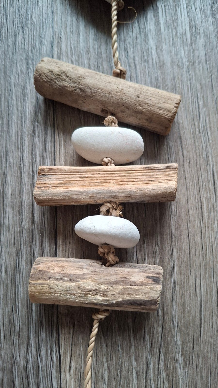 Hanger Hout, Kiezelstenen en Touw - 80 cm, Hout, Ophalen of Verzenden, Wit, Landelijk
