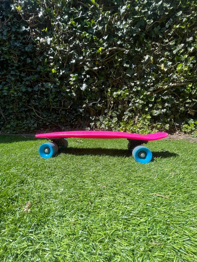 Mooie roze met blauwe skateboard, Ophalen, Zo goed als nieuw, Skateboard