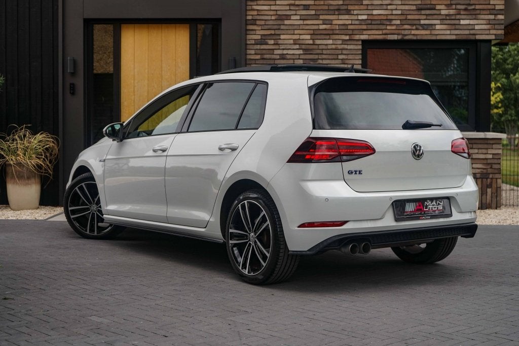 Volkswagen Golf GTE 7.5 Facelift/Panoramadak/Trkhk/ACC/R-Cam, Automaat, Stof, Gebruikt, Wit