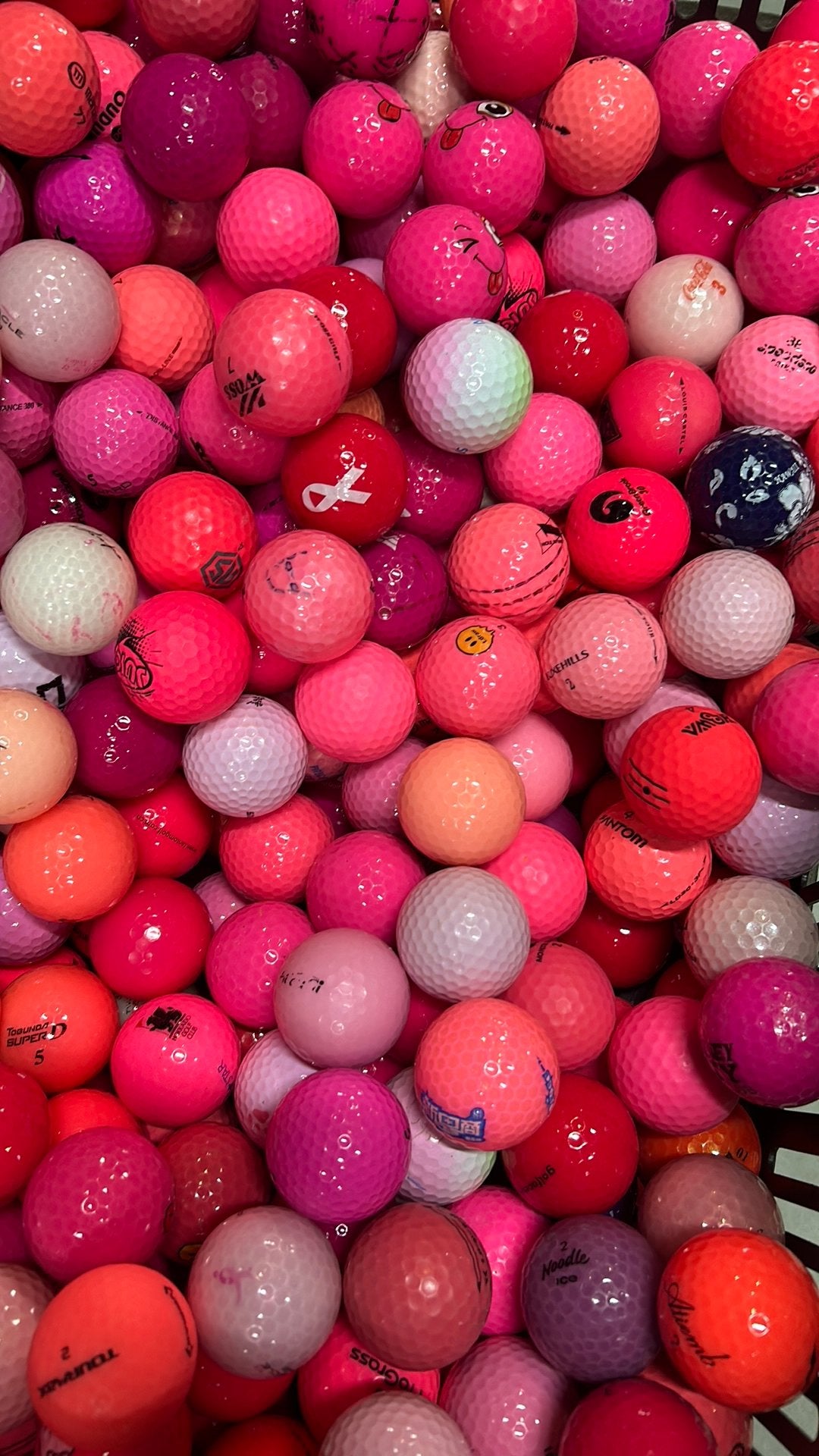 100 Stuks Roze Gebruikte Golfballen Mix, Sport en Fitness, Golf, Ophalen of Verzenden, Zo goed als nieuw, Bal(len)