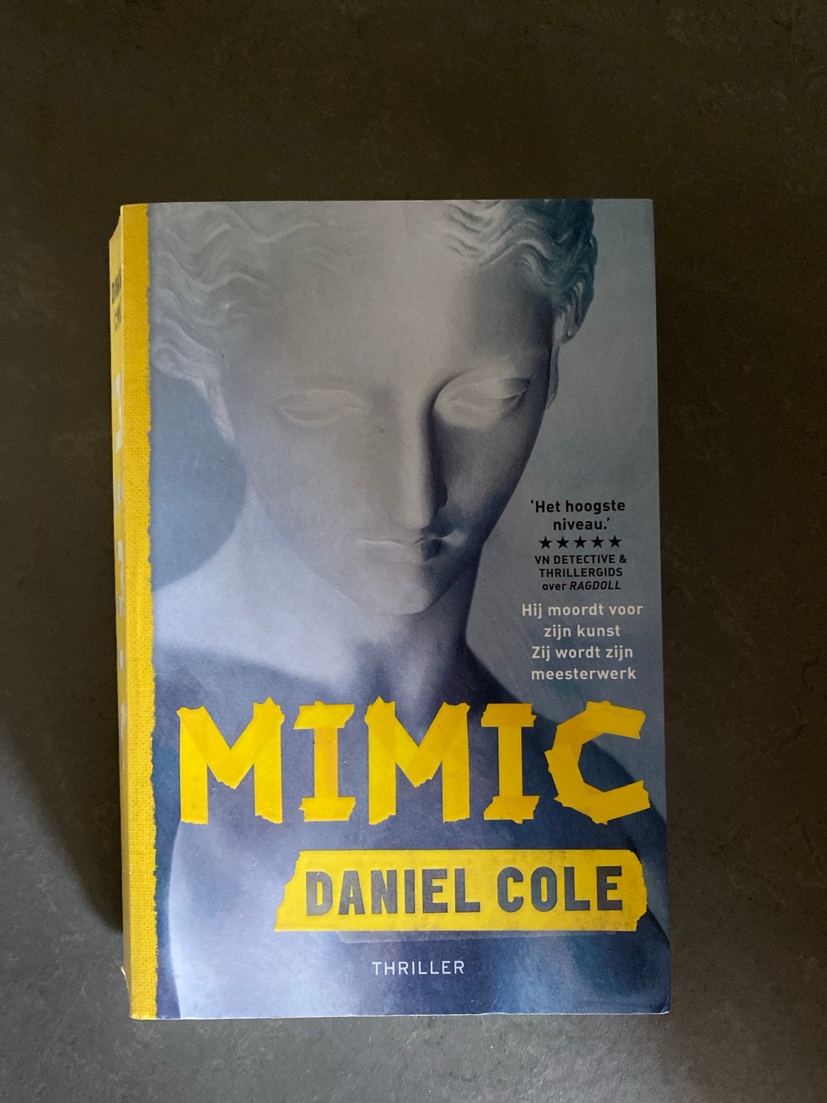 Mimic - Daniel Cole (Thriller), Ophalen of Verzenden, Gelezen