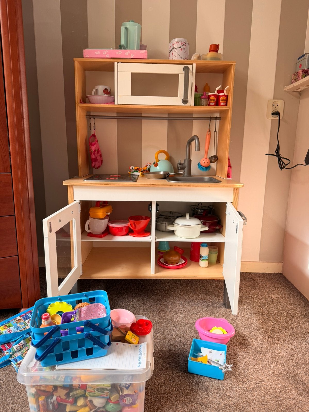 Ikea keukentje, Ophalen, Zo goed als nieuw