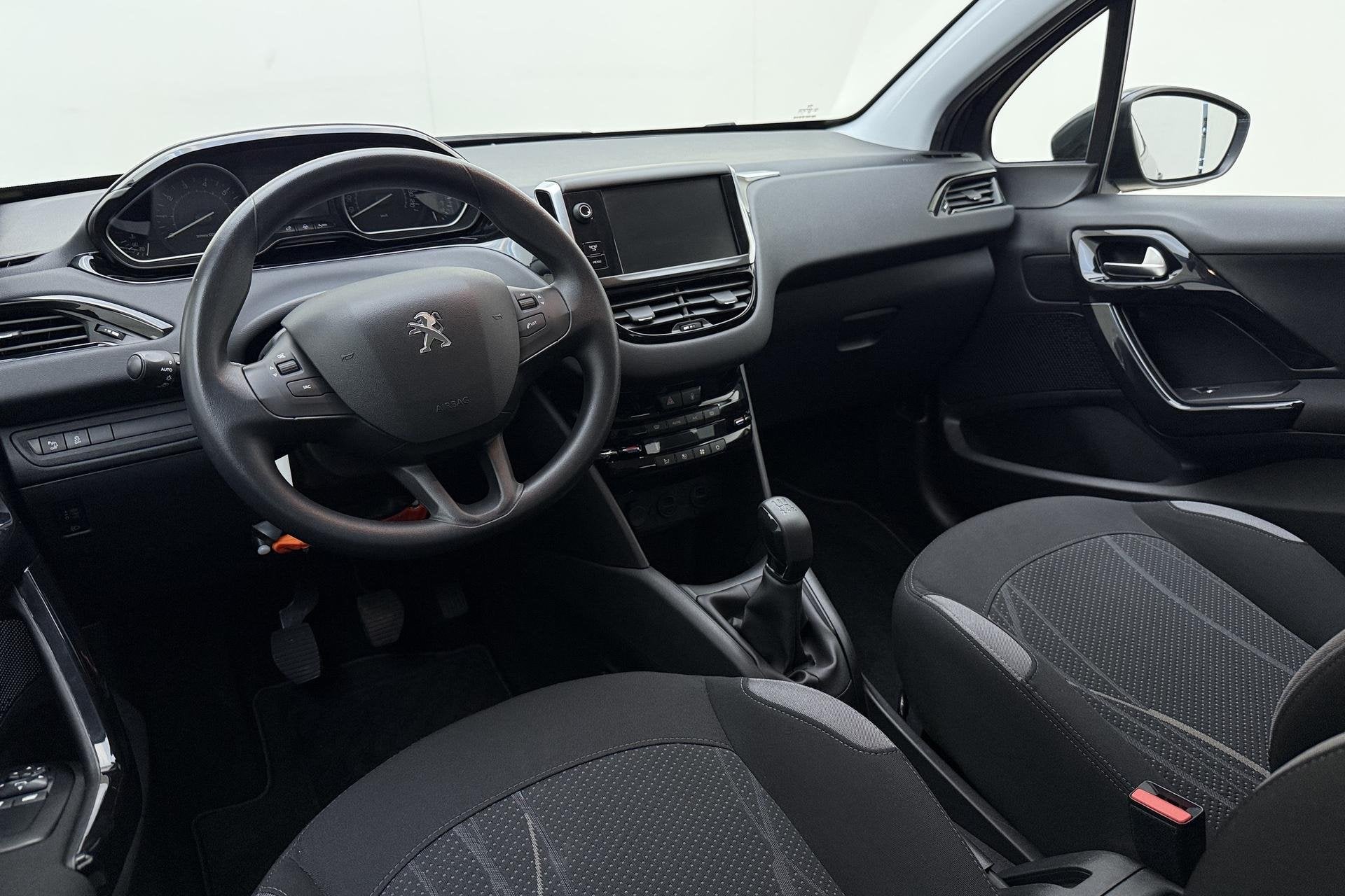 Peugeot 208 1.2 VTi Envy 81pk | 5 Deurs | Navigatie | Climat, Auto's, Peugeot, Voorwielaandrijving, Euro 5, Stof, Gebruikt