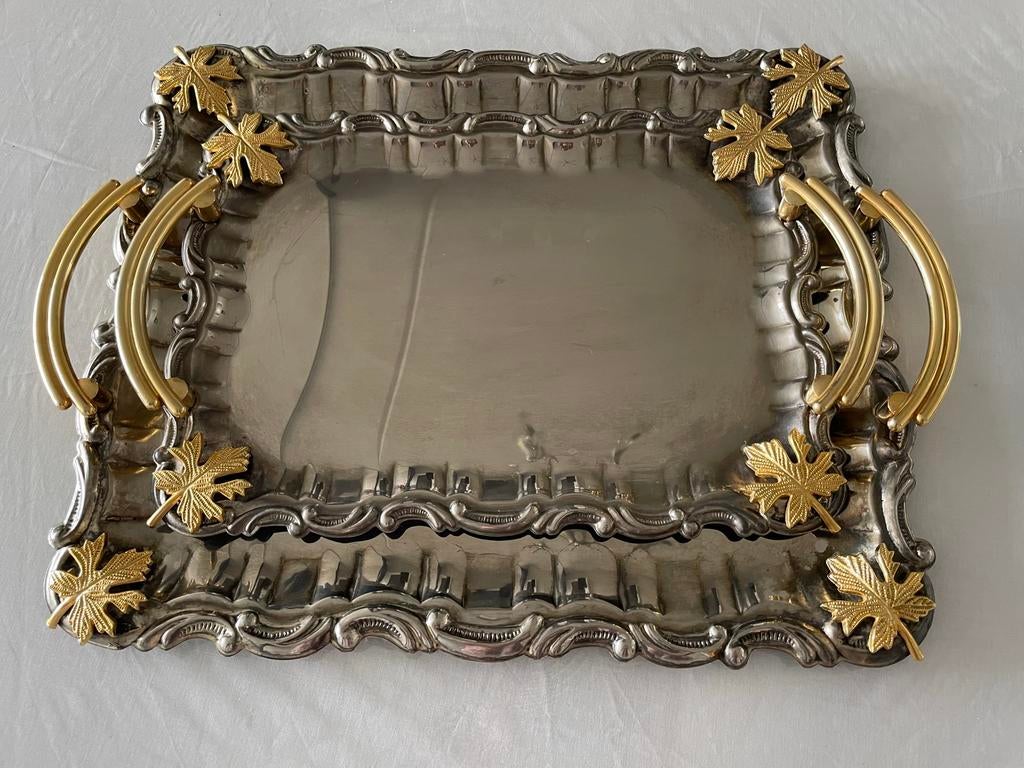 Zilverkleurige dienbladen met gouden handvatten en bladeren, Ophalen of Verzenden, Rechthoekig, Metaal