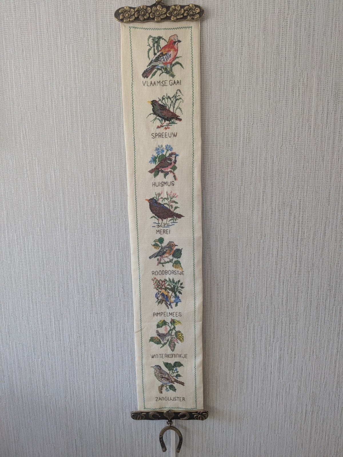 Geborduurd wandkleed met vogels en schellenkoord, Ophalen of Verzenden
