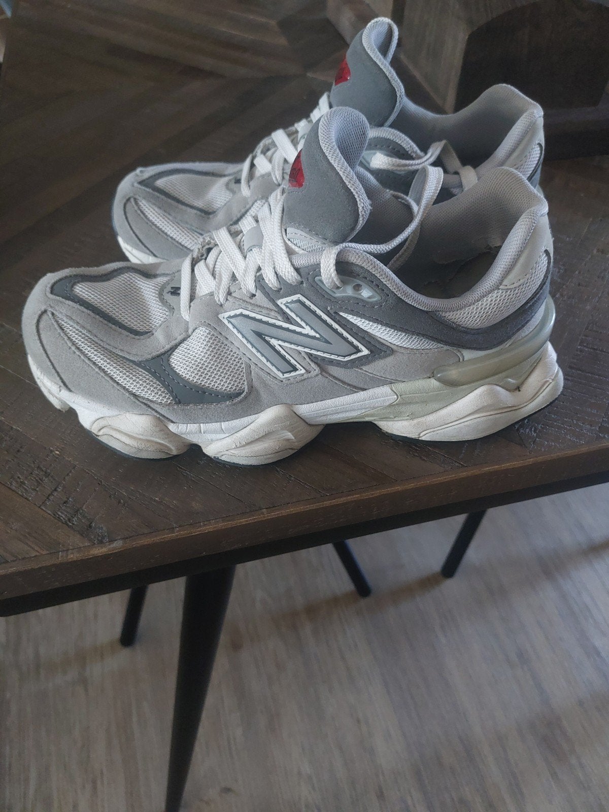New balance 9060, Ophalen of Verzenden, Gedragen, Grijs, Sneakers of Gympen