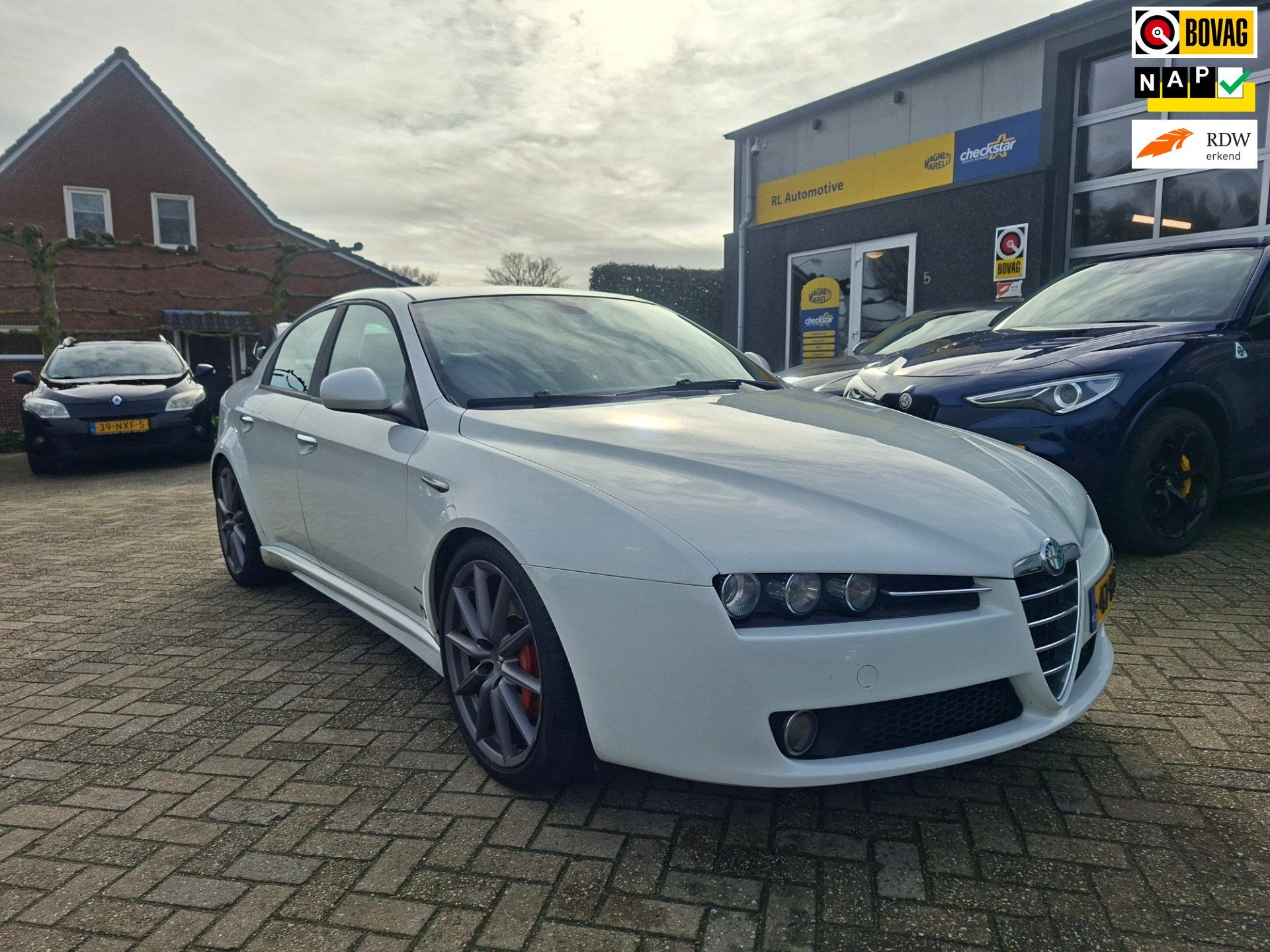 Alfa Romeo 159 1.7 Ti - Leder - Navigatie, Voorwielaandrijving, Euro 5, Gebruikt, Zwart