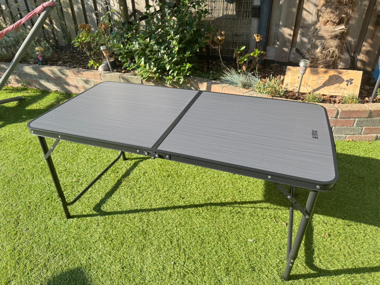 Abbey Camp kampeertafel 64x42x28 antraciet, Caravans en Kamperen, Ophalen, Zo goed als nieuw, Campingtafel