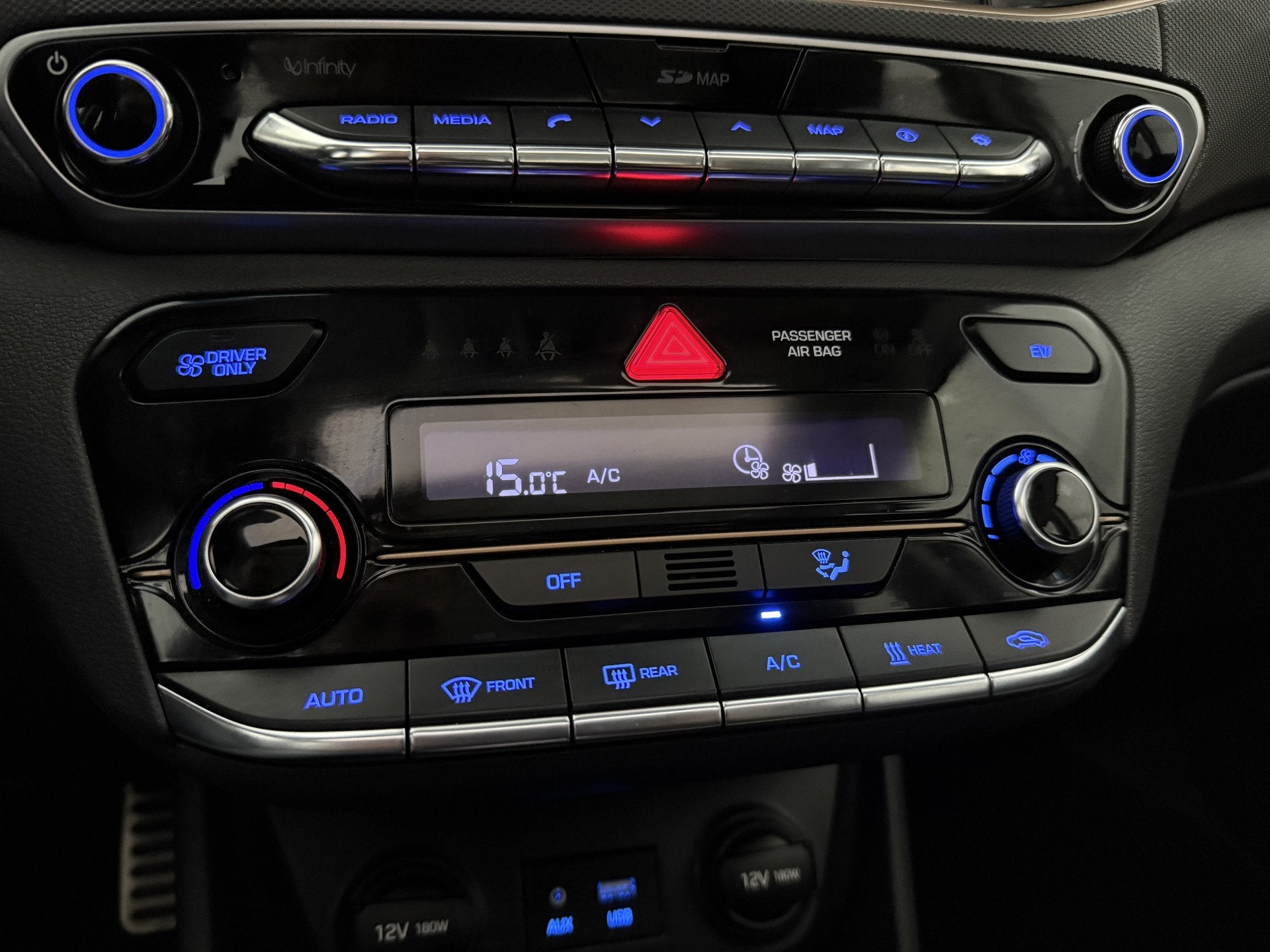 Foto 29 van Hyundai IONIQ Premium EV | Snelladen | SOH 87% | Pano | Stoe
