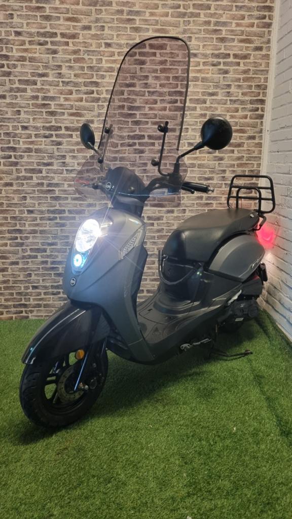 Zeer nette Sym Mio snorscoorer E5 2023! Fulloptions, Ophalen of Verzenden, Zo goed als nieuw, Benzine