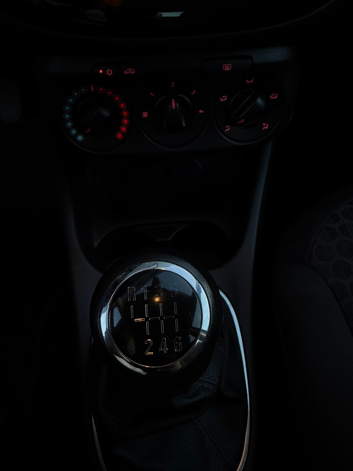 Foto 12 van Opel Corsa 1.0 | CarPlay | Airco | Nieuwe APK | OH-beurt