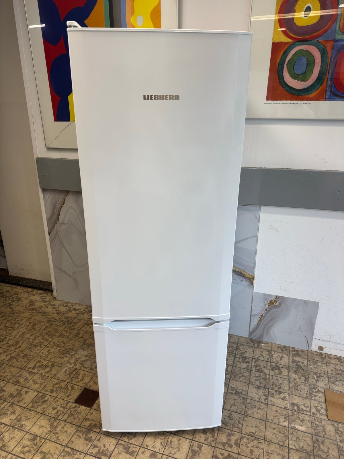 Liebherr koelkast 161x55 cm - Zo goed als nieuw, Witgoed en Apparatuur, Ophalen, 200 liter of meer, Met aparte vriezer, 160 cm of meer