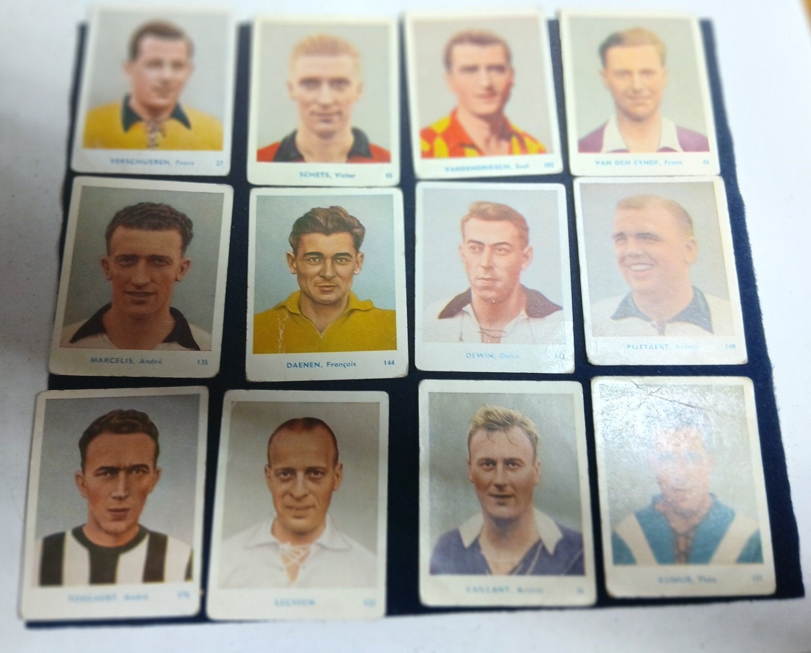 Voetbalplaatjes uit de jaren '50 - Belgische clubs, Ophalen of Verzenden, Gebruikt, Buitenlandse clubs, Spelerskaart