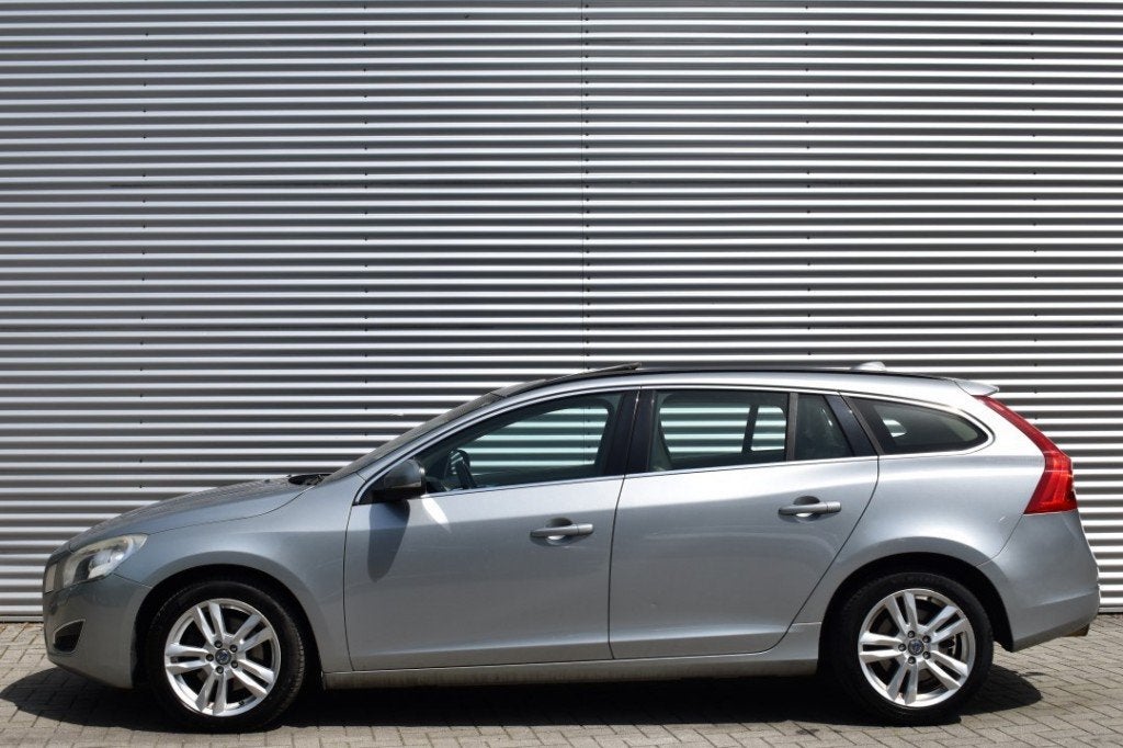 Volvo V60 2.0 D3 HG6 / LEDER / SCHUIFDAK / LEDER / EL. STOEL, Auto's, Volvo, Voorwielaandrijving, 136 pk, 1984 cc, USB