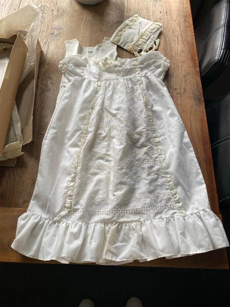 Vintage Doopjurk met mutsje - Iets vergeeld, Antiek en Kunst, Antiek | Kleding en Accessoires, Ophalen of Verzenden, Kinderen