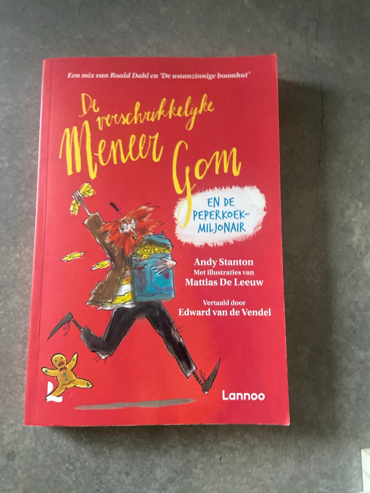 De Verschrikkelijke Meneer Gom en de Peperkoekmiljonair, Boeken, Ophalen of Verzenden, Zo goed als nieuw, Fictie algemeen