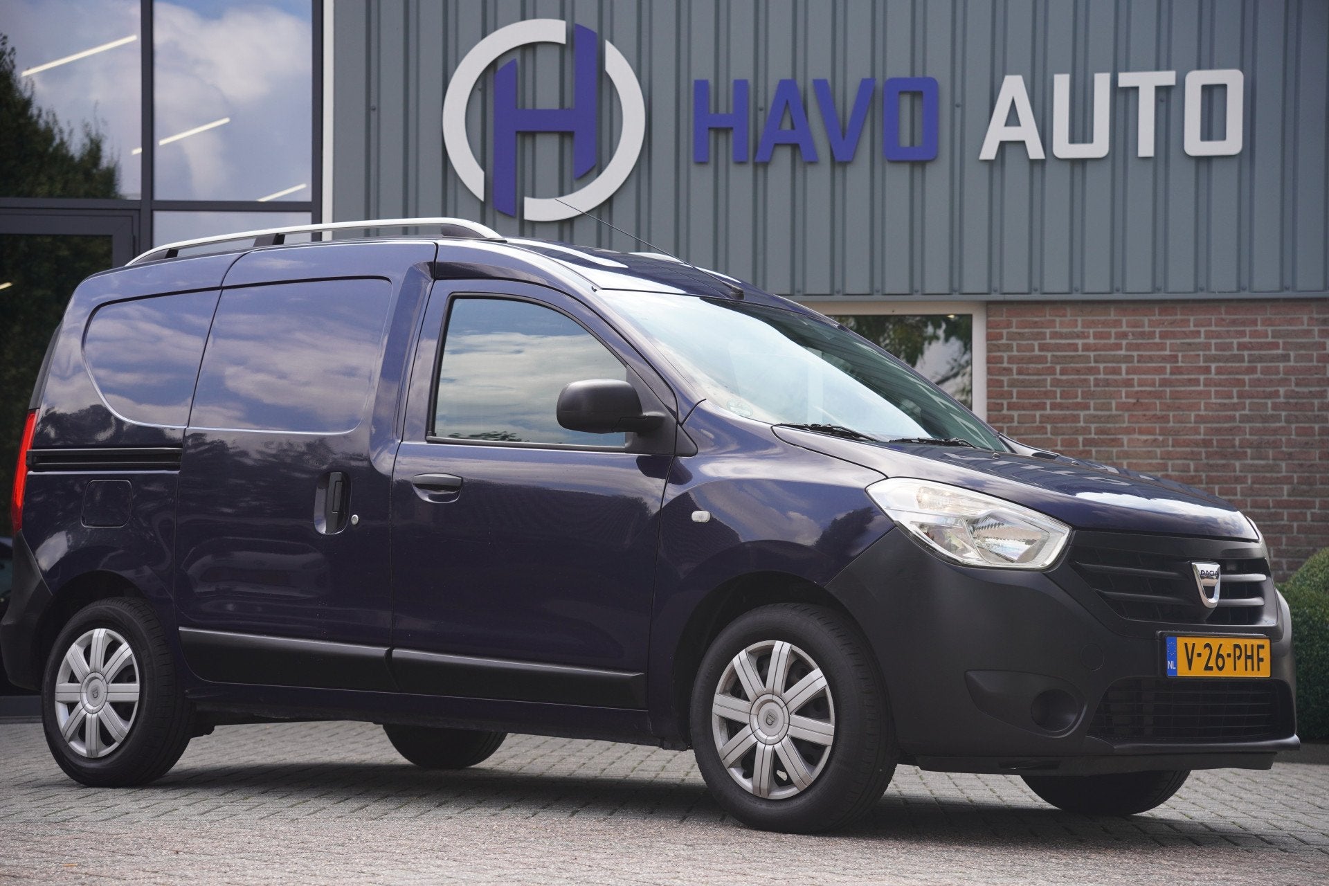 Dacia Dokker 1.6 Benzine, SCHUIFDEUR, BTW-VRIJ / MARGE, Stof, Gebruikt, Zwart, 4 cilinders