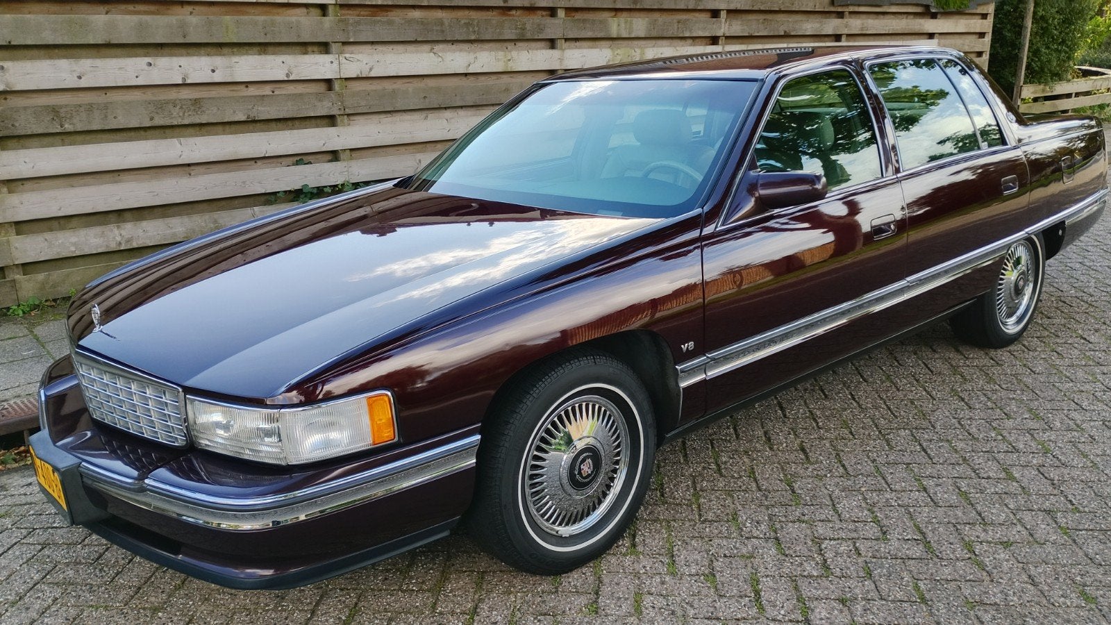 Cadillac sedan de ville 1994 bordeaux 4.9 v8, Auto's, Voorwielaandrijving, 8 cilinders, Grijs, 4892 cc