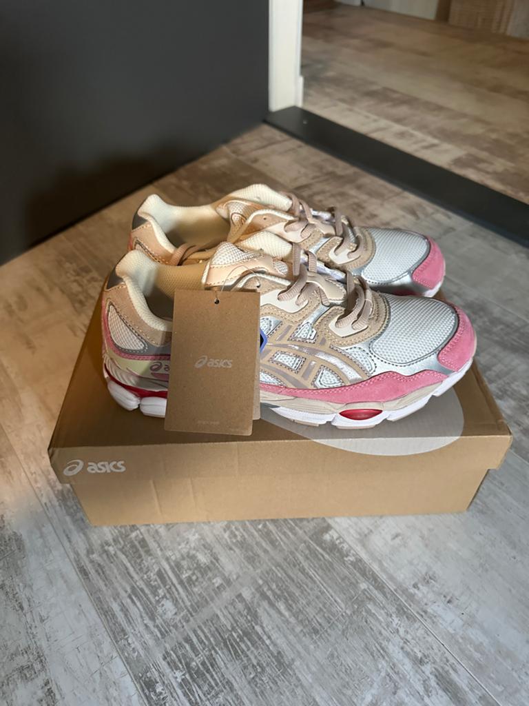 Asics Gel-NYC Roze/Beige Sneakers - Maat 42, Overige kleuren, Ophalen of Verzenden, Sneakers of Gympen, Zo goed als nieuw