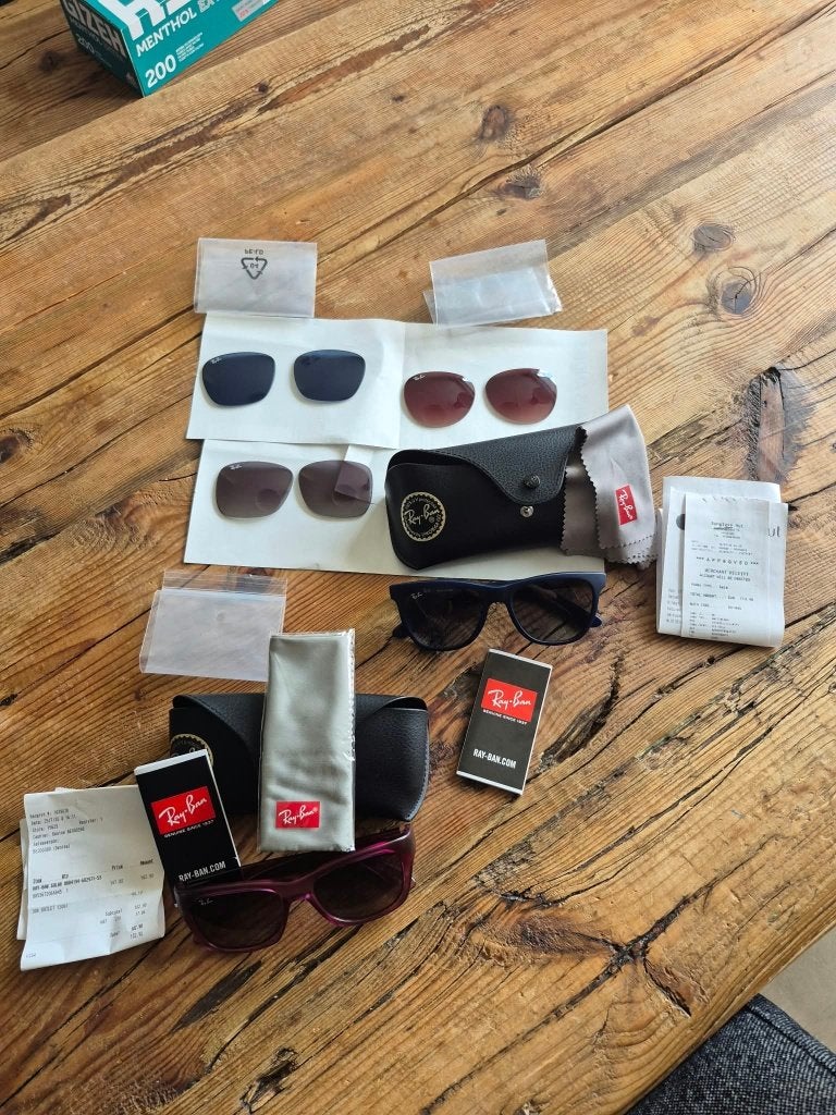 2 nieuwe ray ban zonnebrillen + drie zet originele glazen, Ophalen, Zonnebril, Blauw, Nieuw