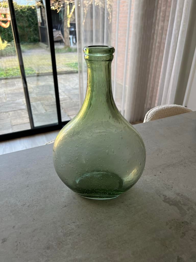 Grote glazen vaas met smalle opening - Maison Manon, Ophalen of Verzenden, Minder dan 50 cm, Groen, Glas