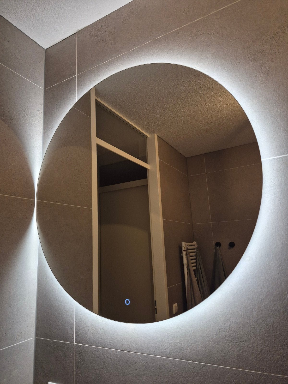 Lumo badkamerspiegel met verlichting en verwarming 100 cm, Ophalen, 100 tot 150 cm, Rond, Zo goed als nieuw