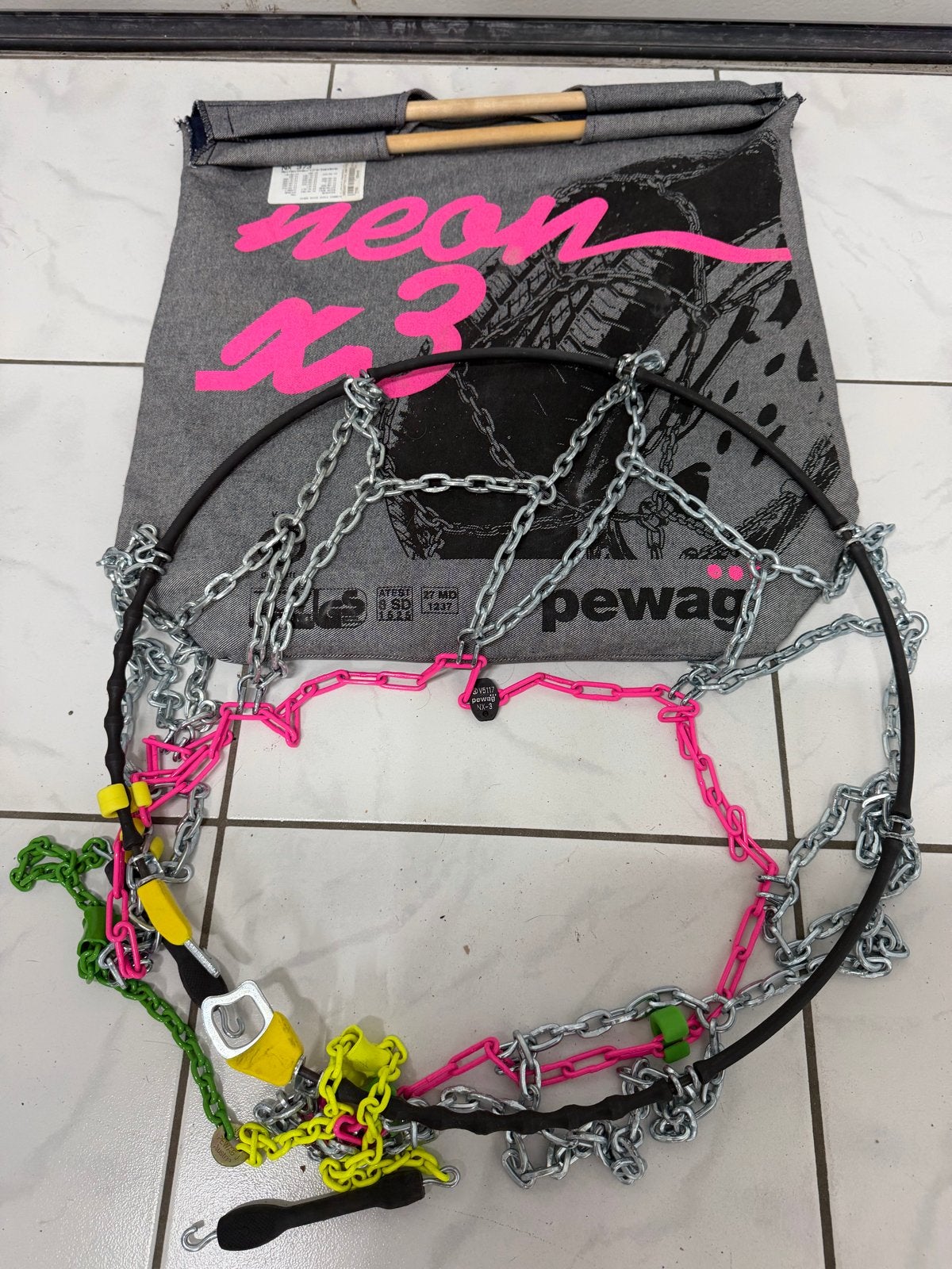 Neon X3 sneeuwkettingen -  ongebruikt, Ophalen, Nieuw
