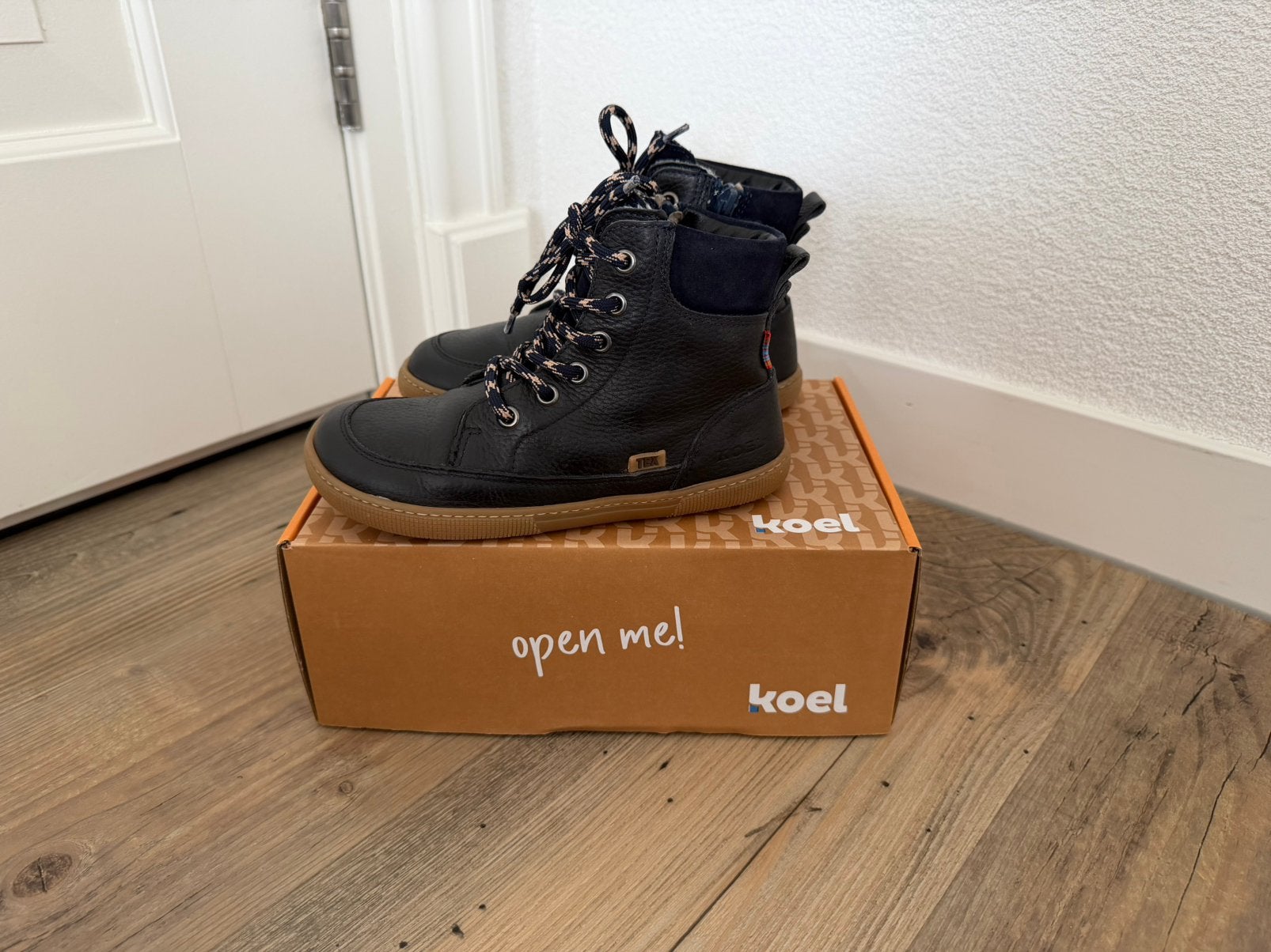 (NIEUW) prachtige KOEL Barefoot schoenen maat 31 ECHT LEER, Schoenen, Ophalen of Verzenden, Zo goed als nieuw, Jongen