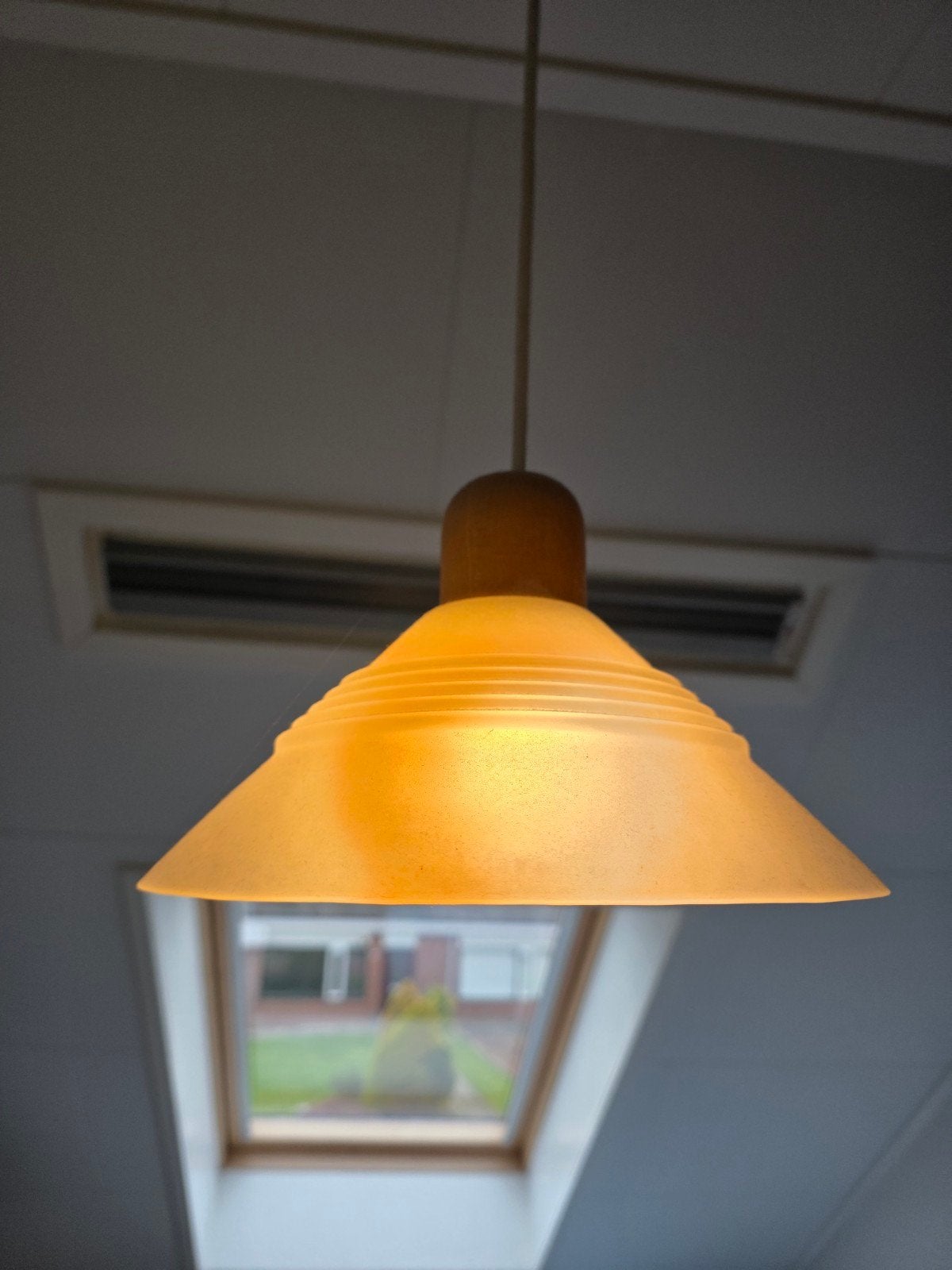 Hanglamp melkglas met houten detail, Ophalen of Verzenden, Gebruikt, Glas