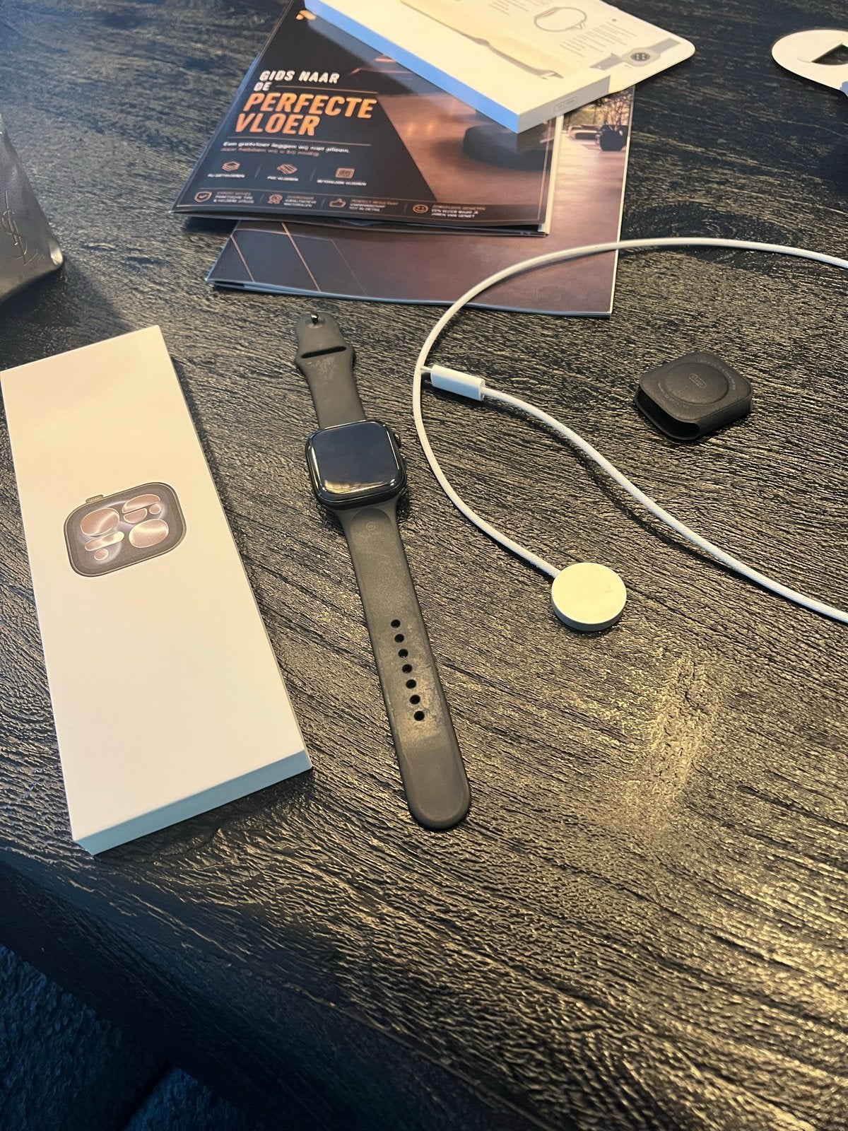 Apple Watch 11 black sb gps 2 maanden oud!, Gebruikt, Hartslag, Zwart, IOS
