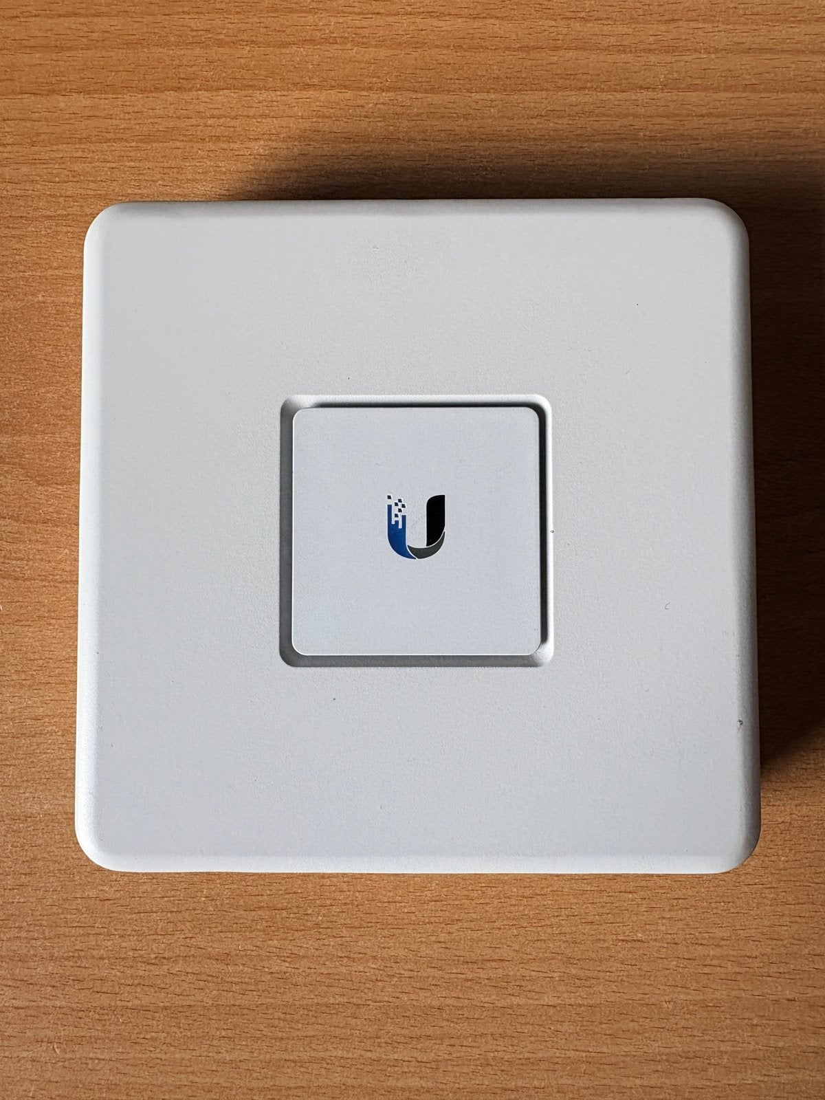 Ubiquiti UniFi Security Gateway (USG), Computers en Software, Routers en Modems, Ophalen of Verzenden, Gebruikt, Router, Ubiquiti UniFi