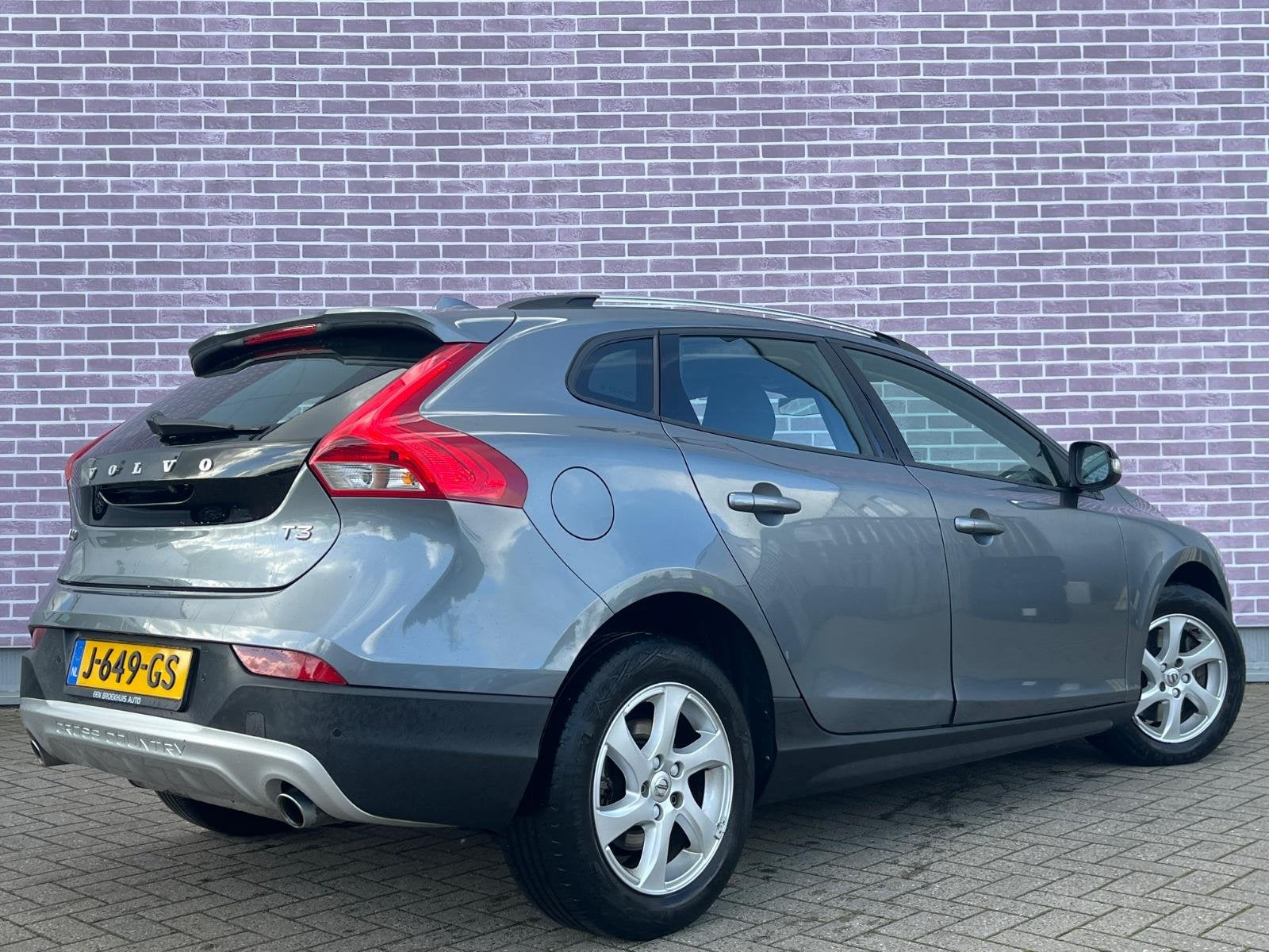 Volvo V40 Cross Country 1.5 T3 Nordic+ | Achteruitrijcamera, Auto's, 4 cilinders, Leder en Stof, 152 pk, Verwarming stoelen achter