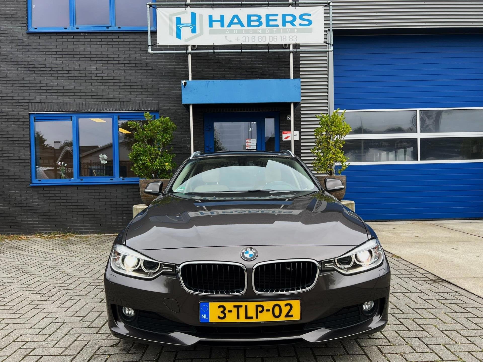 BMW 3-serie Touring 316i High Executive 136PK|Origineel NL|P, Automaat, Gebruikt, 4 cilinders, Bruin