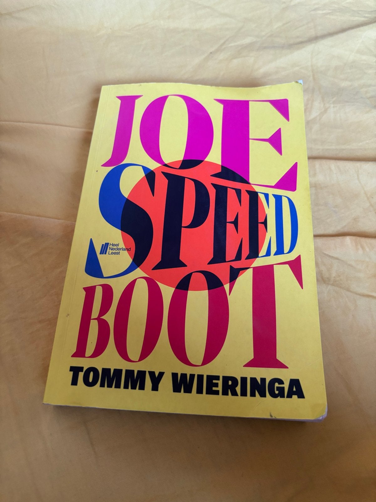 Joe Speedboot - Tommy Wieringa (Heel Nederland Leest), Ophalen of Verzenden, Gelezen, Nederland