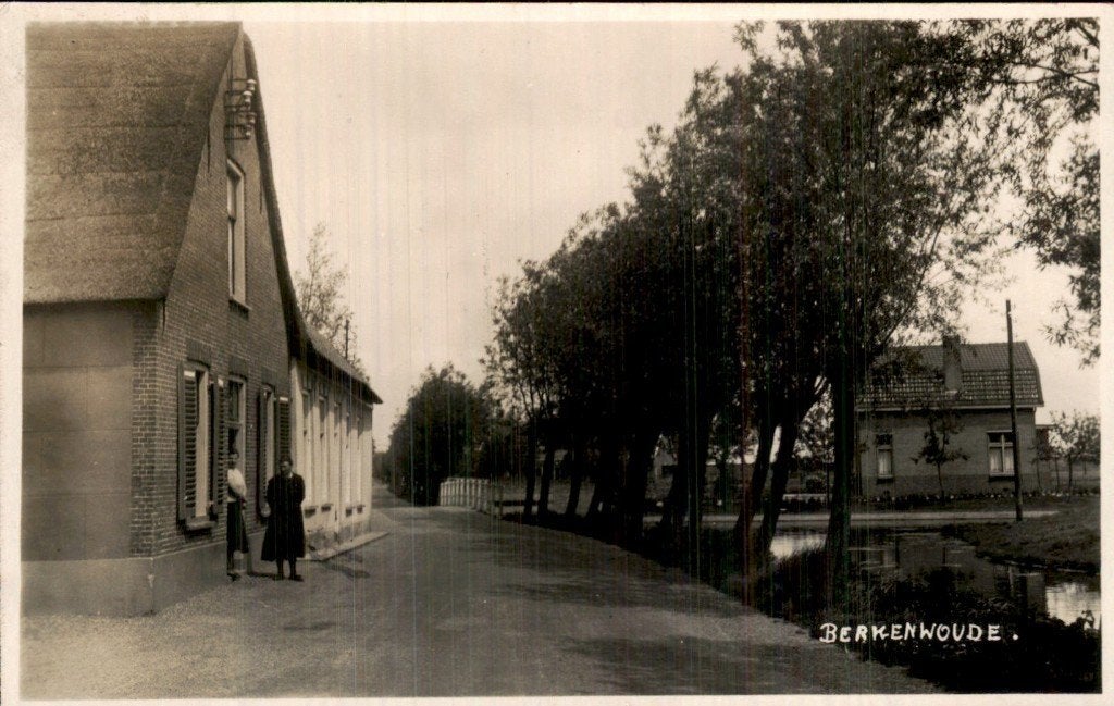 Berkenwoude - Fotokaart - Huis straat, Ophalen of Verzenden, 1920 tot 1940, Gelopen, Zuid-Holland