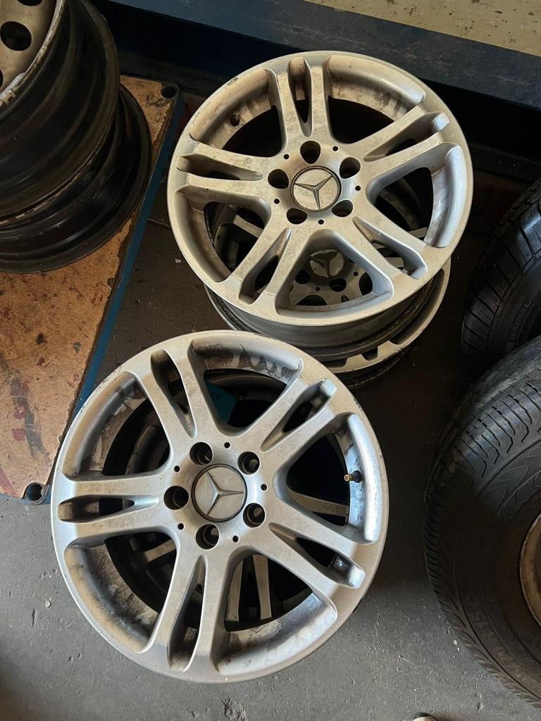 Set originele Mercedes Vito lichtmetalen velgen, Auto-onderdelen, Ophalen, Bestelwagen, Zomerbanden, Velg(en)
