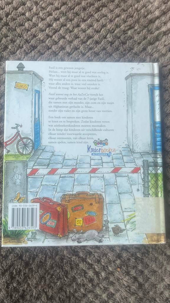 Fazil woont nog in het AAZetCee - Kinderboek, Ophalen of Verzenden, Gelezen, Fictie algemeen