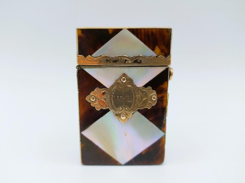 Tondeldoos met parelmoer en schildpad met gouden beslag, Antiek en Kunst, Verzenden, Zilver