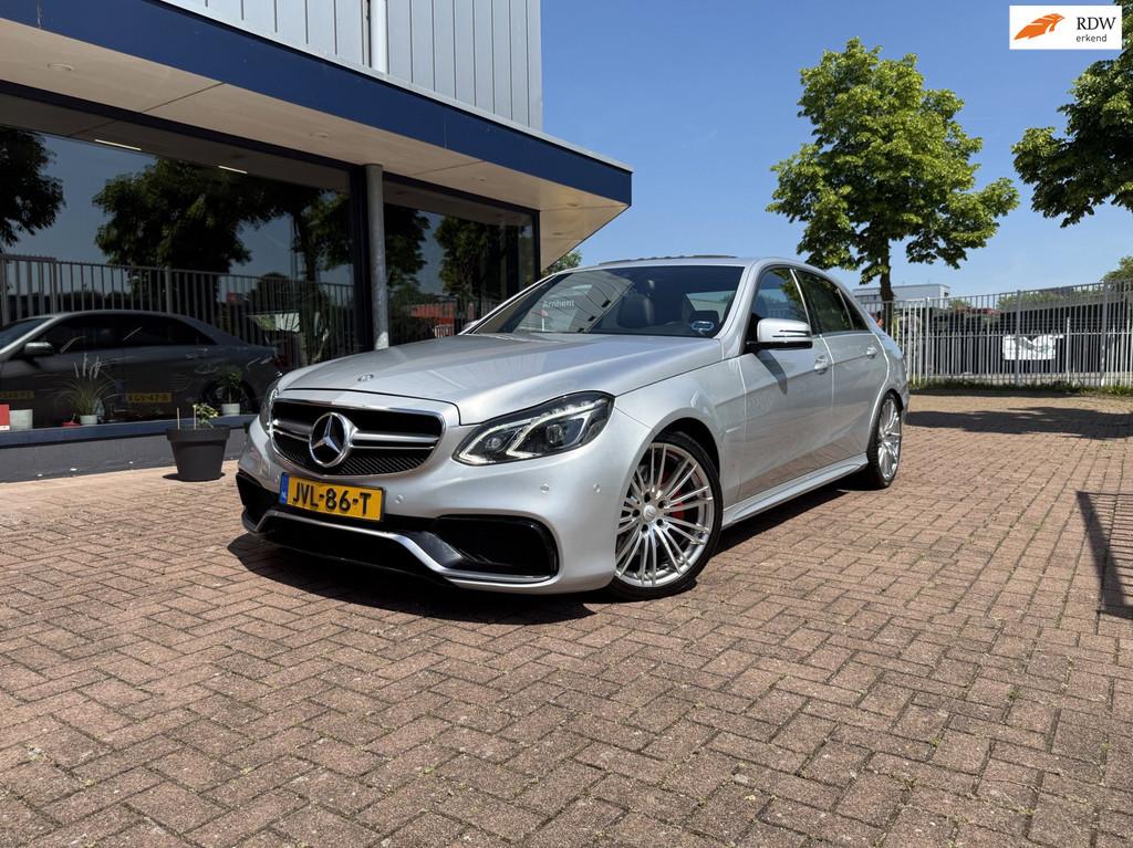Mercedes-Benz E 400 4MATIC AMG | Dakraam | LED | VOL!, Auto's, Mercedes-Benz, Automaat, Euro 5, Gebruikt, Zwart