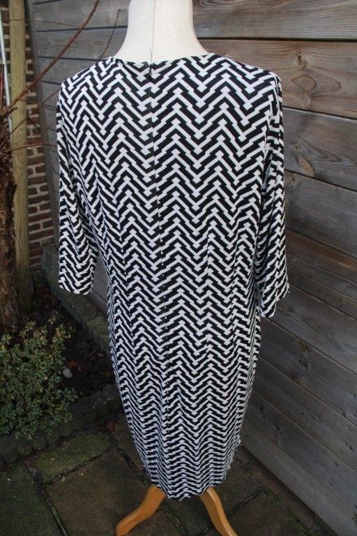 Jurk zwart/ creme Amania M mt 46 Vaste prijs, Amania MO, Zwart, Maat 46/48 (XL) of groter, Ophalen of Verzenden