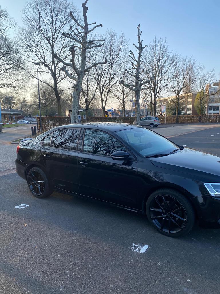 Volkswagen Jetta 1.2TSI 77KW H6 2011 Zwart, Auto's, Volkswagen, Voorwielaandrijving, 4 cilinders, Zwart, Origineel Nederlands