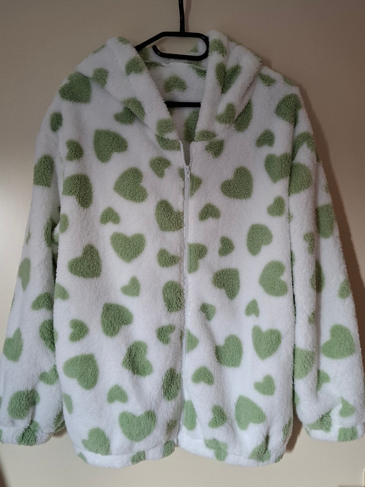 NIEUWE Fluffy Jas met Hartjes - Maat L, Ophalen of Verzenden, Nieuw, Maat 42/44 (L)
