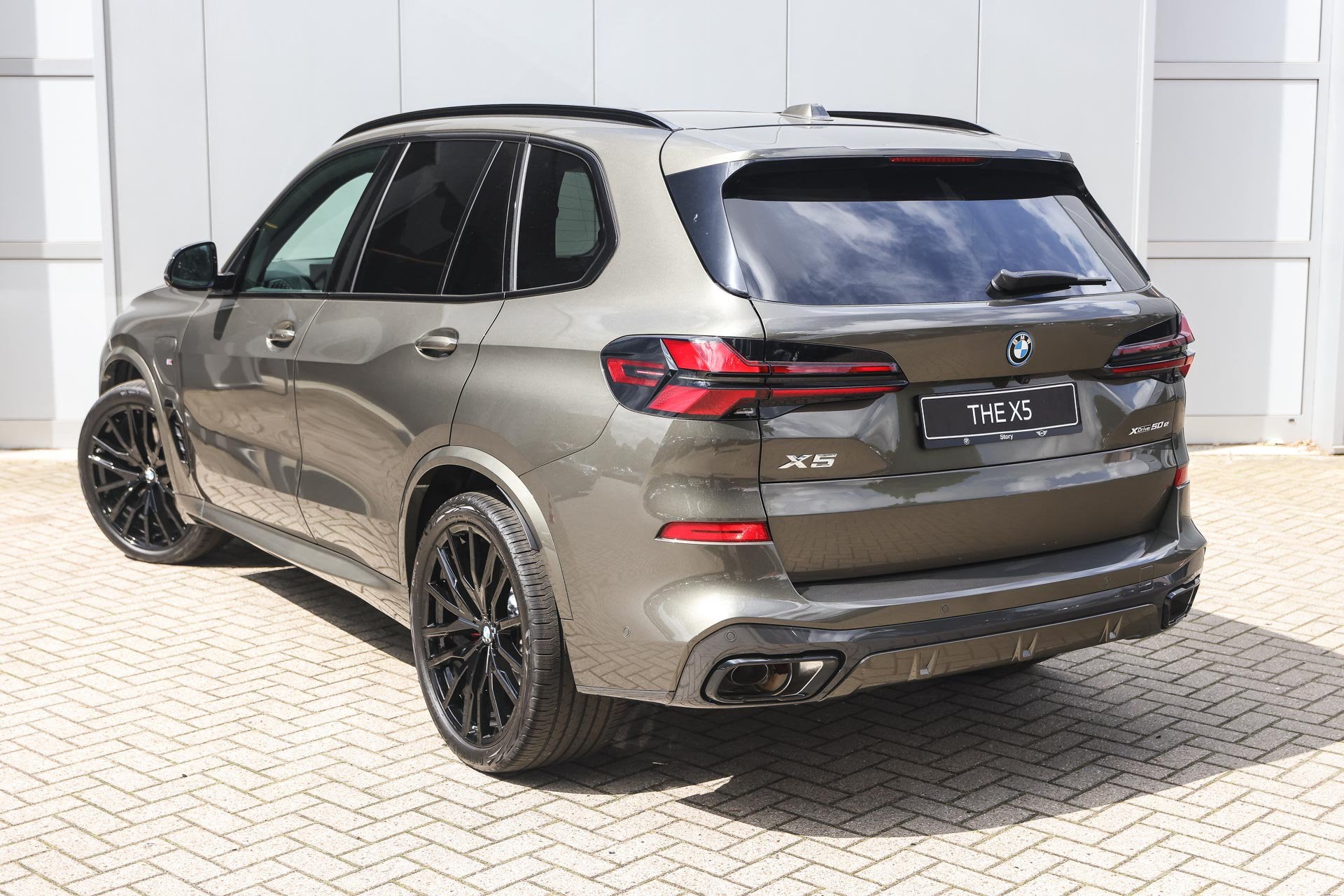 BMW X5 xDrive50e M Sport Automaat / Trekhaak / Panoramadak /, Auto's, Automaat, 2395 kg, Leder, Bedrijf