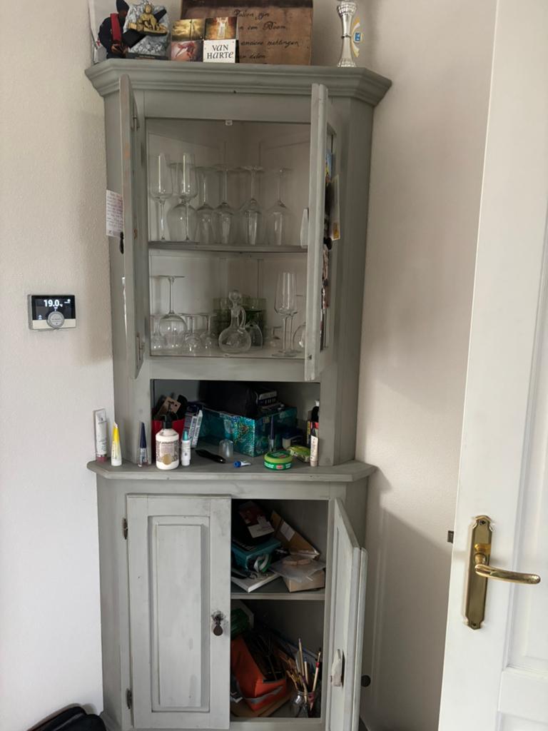 Hoekkast, Ophalen